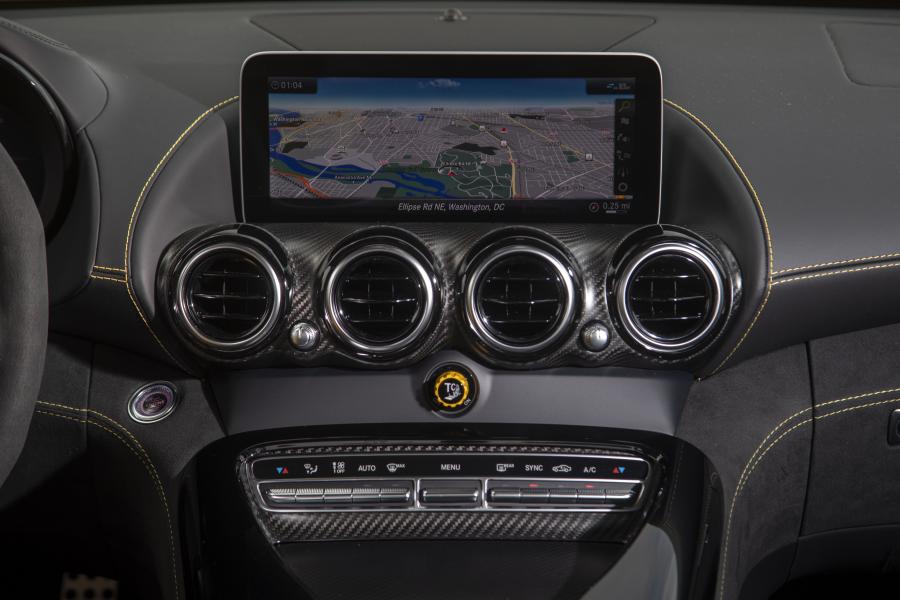 Детали интерьера Mercedes-AMG GT R (C190) 2019 года  (NA) (фото 74 из 85)